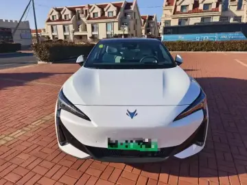 2025 Arcfox Alpha S5 с пробегом 20 000 км
