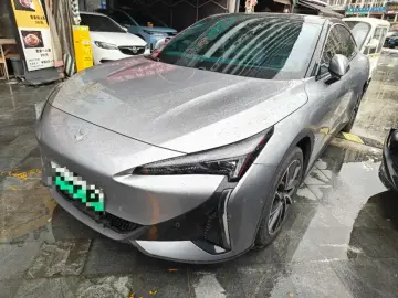 2025 Arcfox Alpha S5 с пробегом 11 000 км