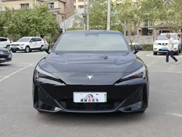2025 Arcfox Alpha S5 с пробегом 18 000 км