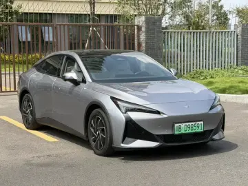 2024 Arcfox Alpha S5 с пробегом 31 000 км
