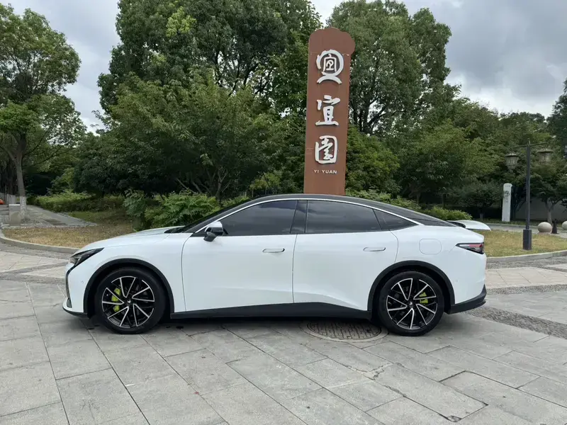 2025 Arcfox Alpha S5 с пробегом 7 000 км