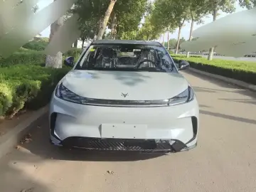 2026 Arcfox T1 с пробегом 100 км