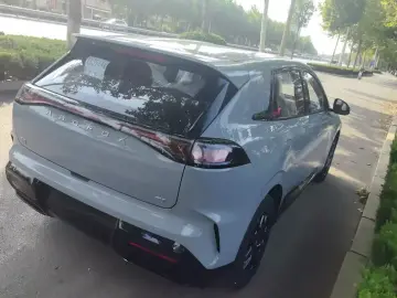 2026 Arcfox T1 с пробегом 100 км