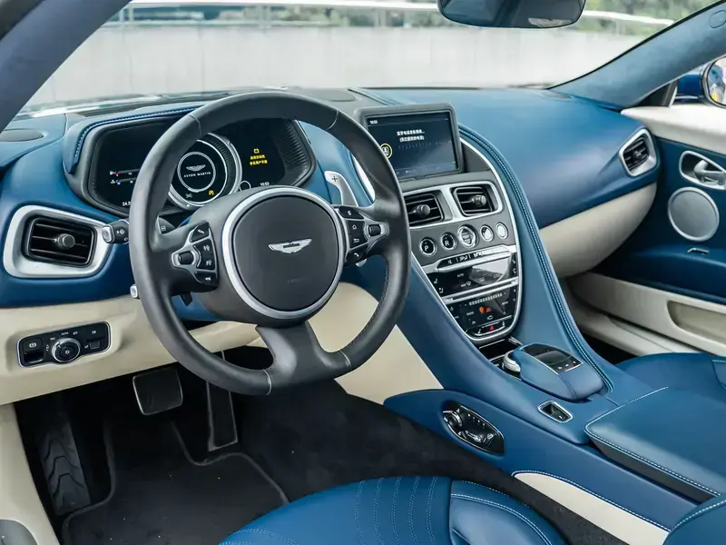 2019 Aston Martin DB11 с пробегом 22 000 км