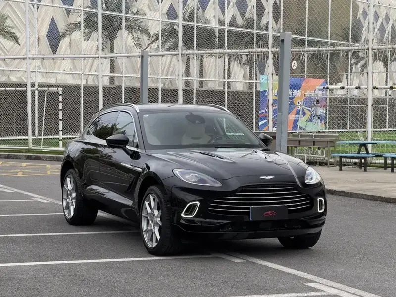 2022 Aston Martin DBX с пробегом 28 000 км