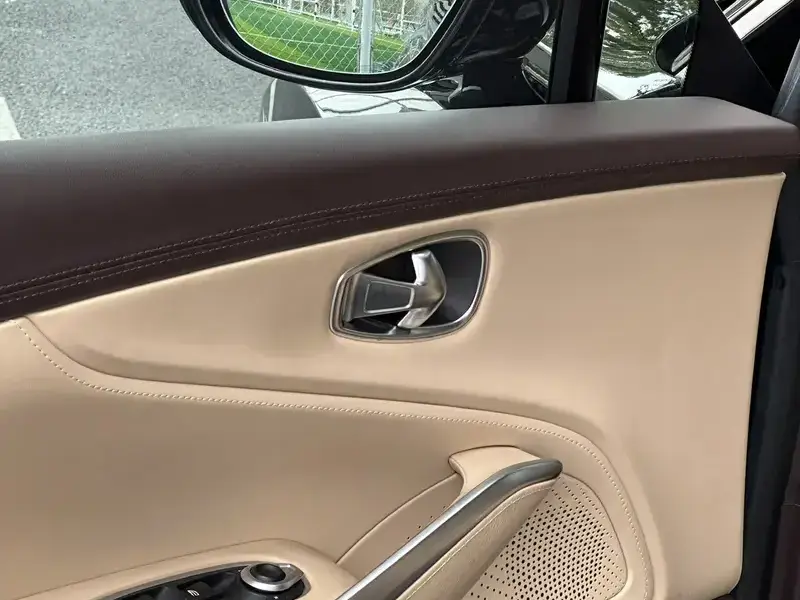 2022 Aston Martin DBX с пробегом 28 000 км