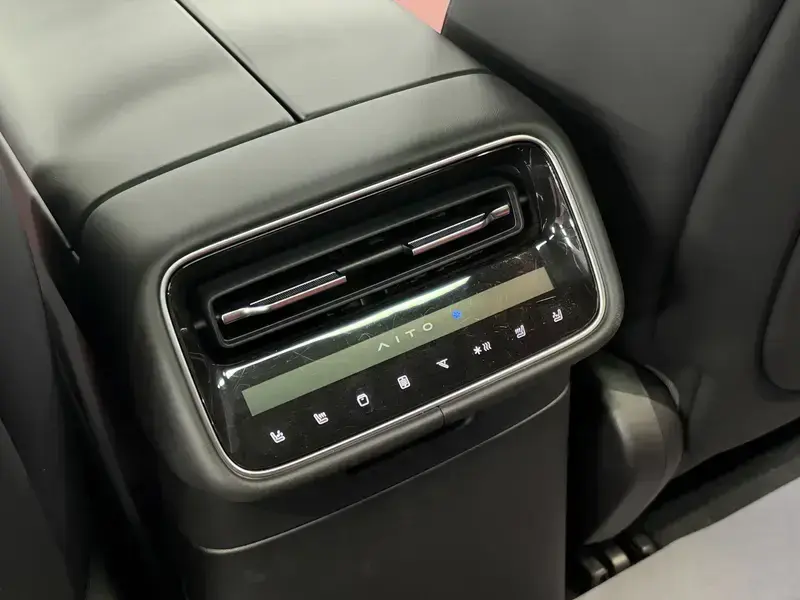 2026 Aito M6 с пробегом 4 400 км