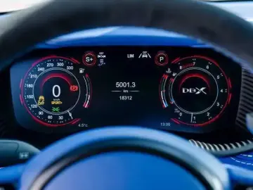 2021 Aston Martin DBX с пробегом 18 300 км
