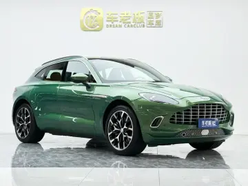 2023 Aston Martin DBX с пробегом 15 000 км
