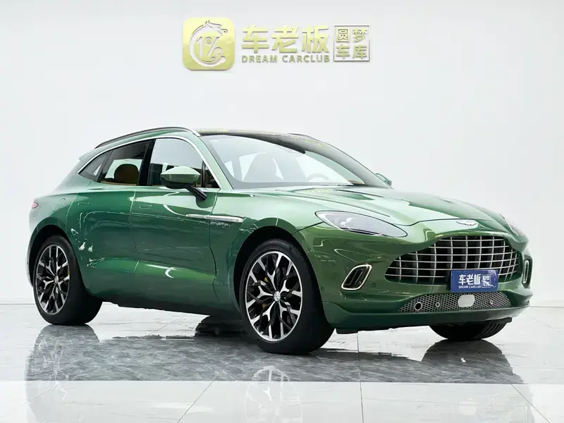 2023 Aston Martin DBX с пробегом 15 000 км