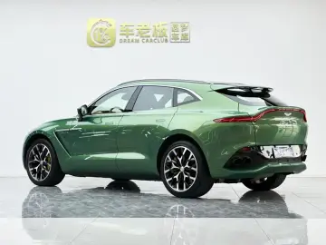 2023 Aston Martin DBX с пробегом 15 000 км