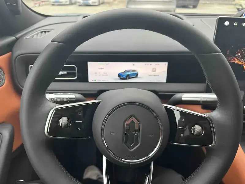 2026 Aito M6 с пробегом 5 000 км