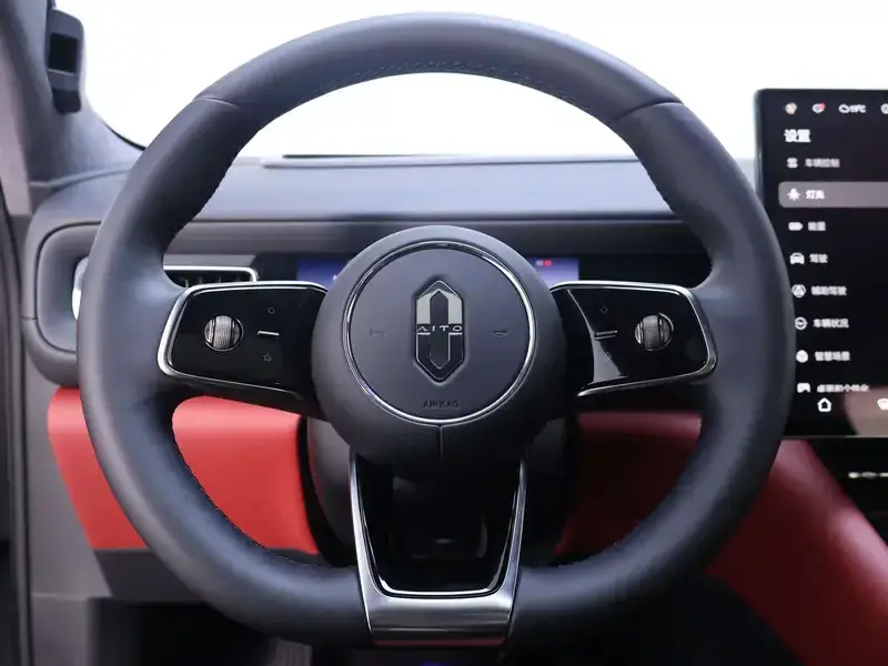 2026 Aito M6 с пробегом 10 200 км