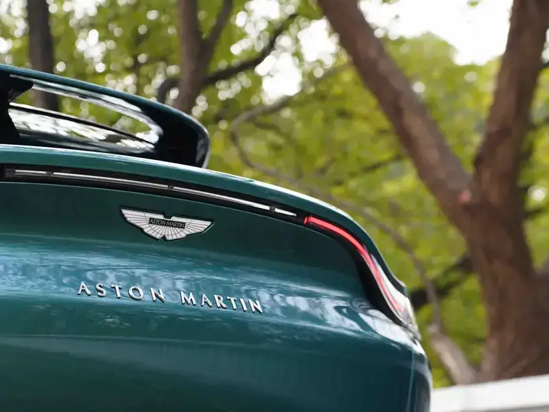 2023 Aston Martin DBX с пробегом 11 000 км