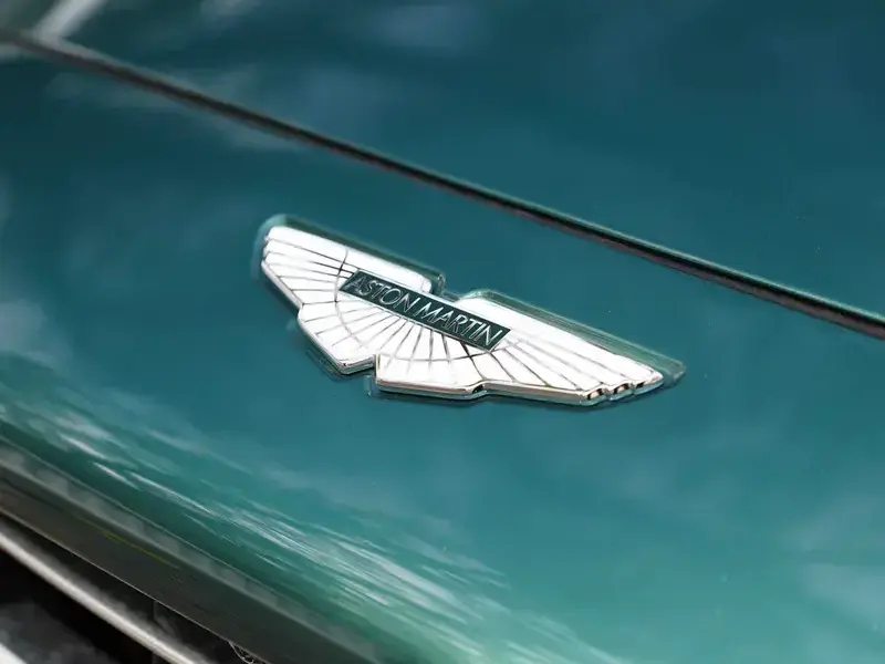 2023 Aston Martin DBX с пробегом 11 000 км