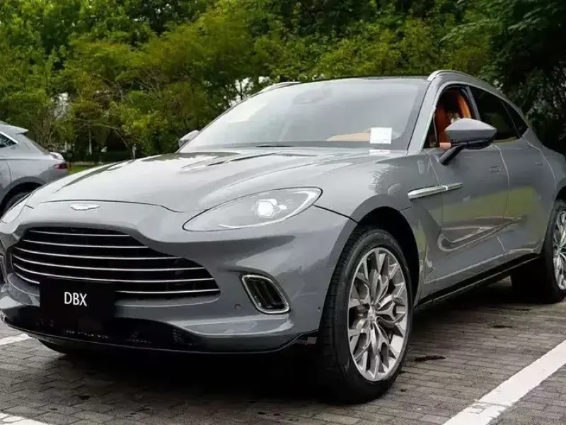 2024 Aston Martin DBX с пробегом 100 км