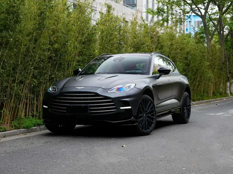2024 Aston Martin DBX с пробегом 600 км