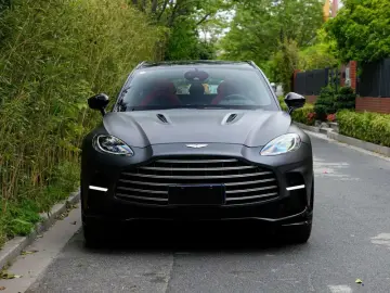 2024 Aston Martin DBX с пробегом 600 км
