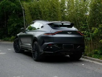 2024 Aston Martin DBX с пробегом 600 км