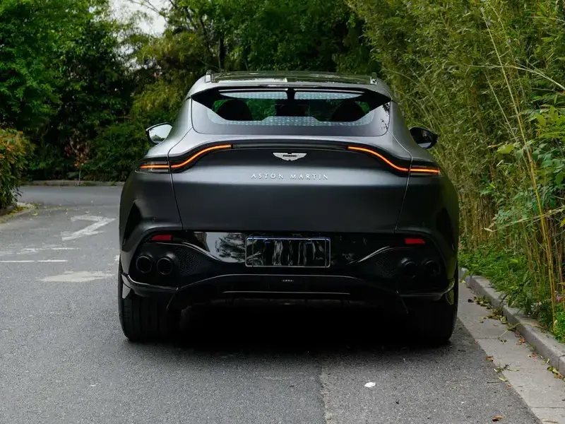 2024 Aston Martin DBX с пробегом 600 км