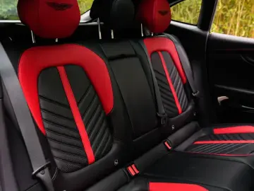 2024 Aston Martin DBX с пробегом 600 км