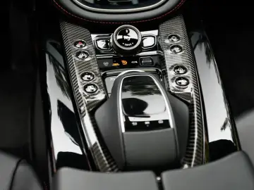 2024 Aston Martin DBX с пробегом 600 км