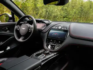 2024 Aston Martin DBX с пробегом 600 км