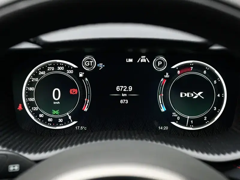 2024 Aston Martin DBX с пробегом 600 км