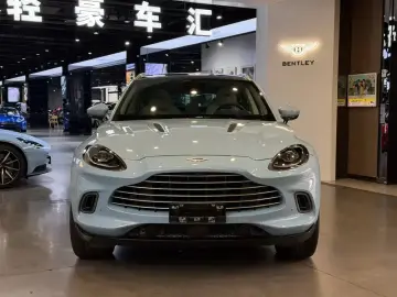 2022 Aston Martin DBX с пробегом 25 000 км