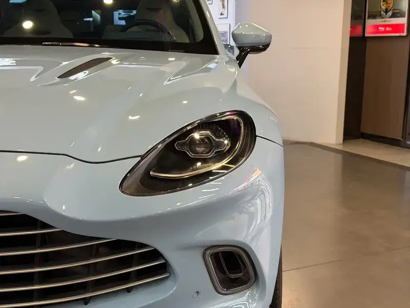 2022 Aston Martin DBX с пробегом 25 000 км