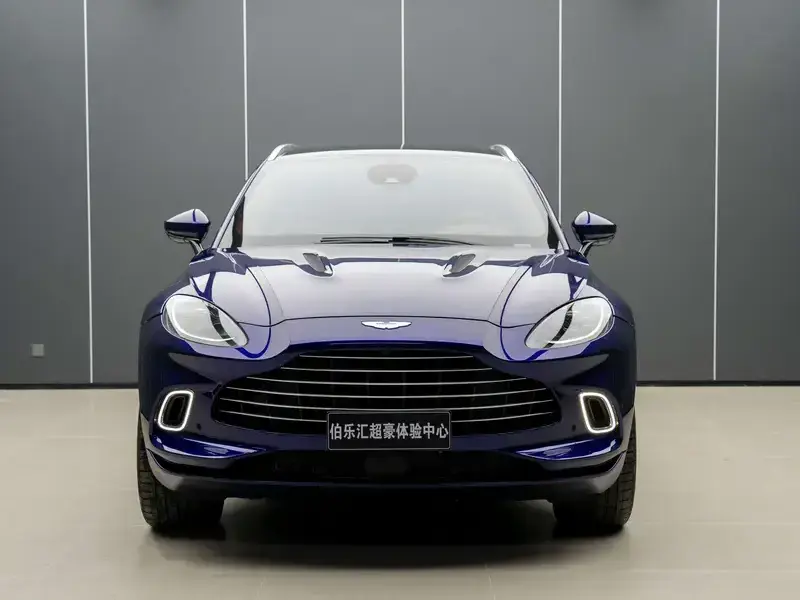 2023 Aston Martin DBX с пробегом 57 000 км