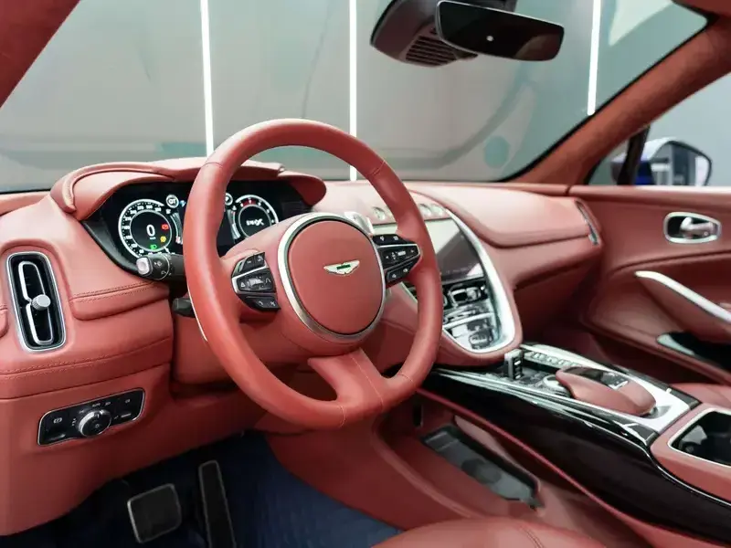 2023 Aston Martin DBX с пробегом 57 000 км