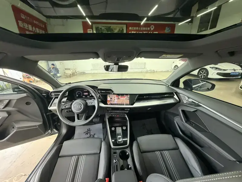 2023 Audi A3 с пробегом 10 900 км