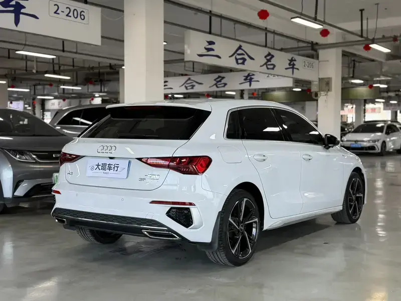 2023 Audi A3 с пробегом 30 000 км