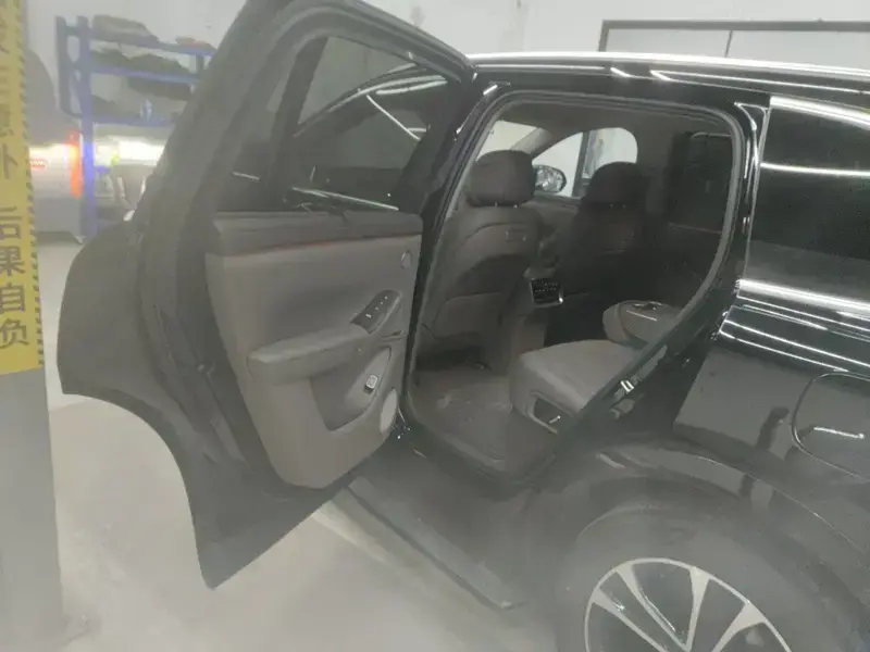 2026 Aito M7 с пробегом 7 900 км