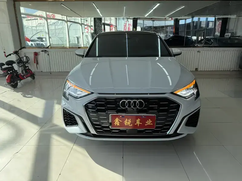 2023 Audi A3 с пробегом 17 000 км