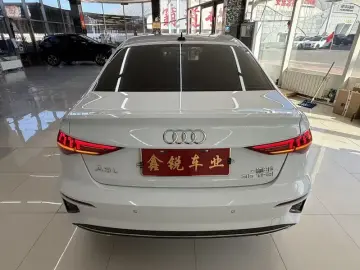 2023 Audi A3 с пробегом 17 000 км