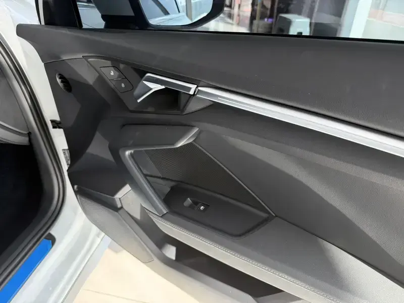 2023 Audi A3 с пробегом 17 000 км