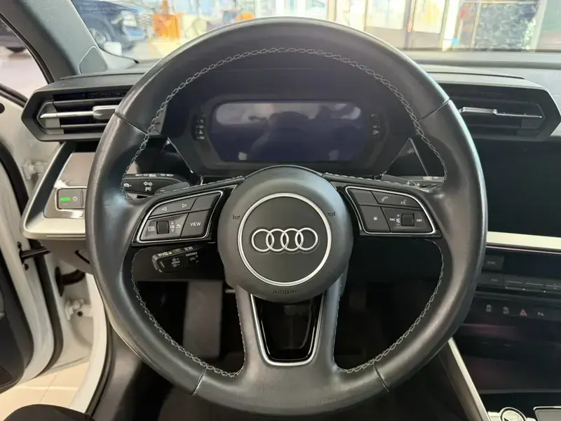 2023 Audi A3 с пробегом 17 000 км