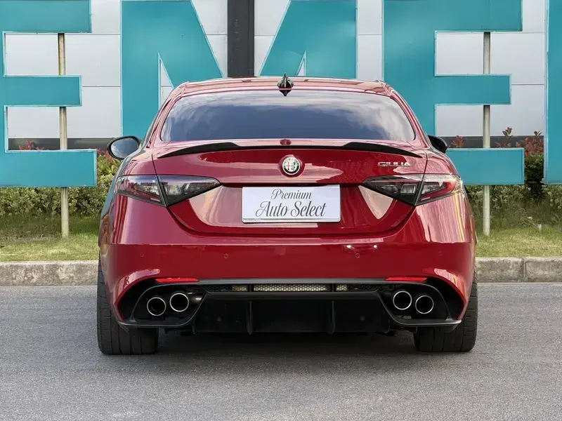 2024 Alfa Romeo Giulia с пробегом 9 700 км