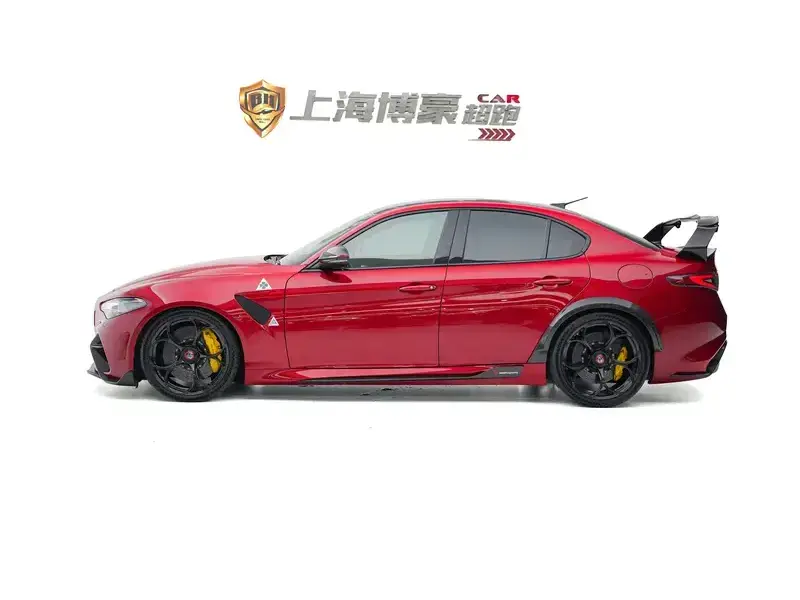 2022 Alfa Romeo Giulia с пробегом 7 700 км
