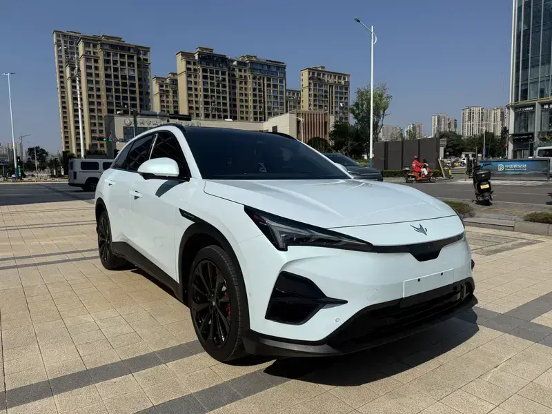 2025 Arcfox Alpha T5 с пробегом 30 000 км