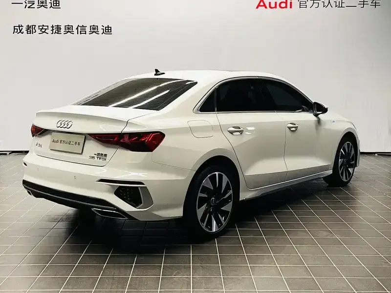 2024 Audi A3 с пробегом 27 700 км