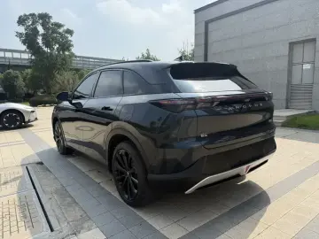 2025 Arcfox Alpha T5 с пробегом 28 000 км