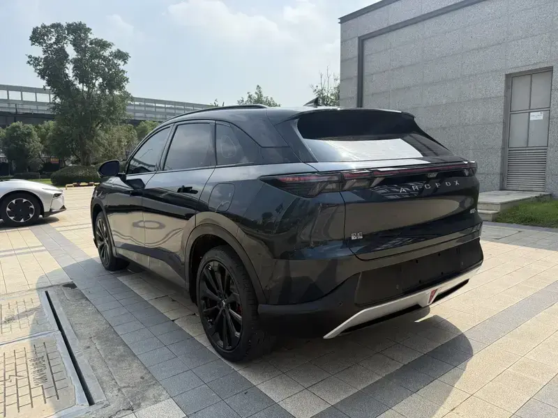 2025 Arcfox Alpha T5 с пробегом 28 000 км