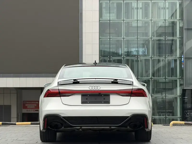 2024 Audi A7 с пробегом 2 000 км