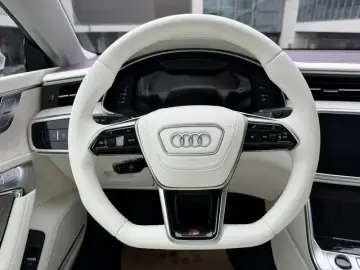 2024 Audi A7 с пробегом 2 000 км