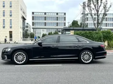 2022 Audi A8 с пробегом 95 000 км