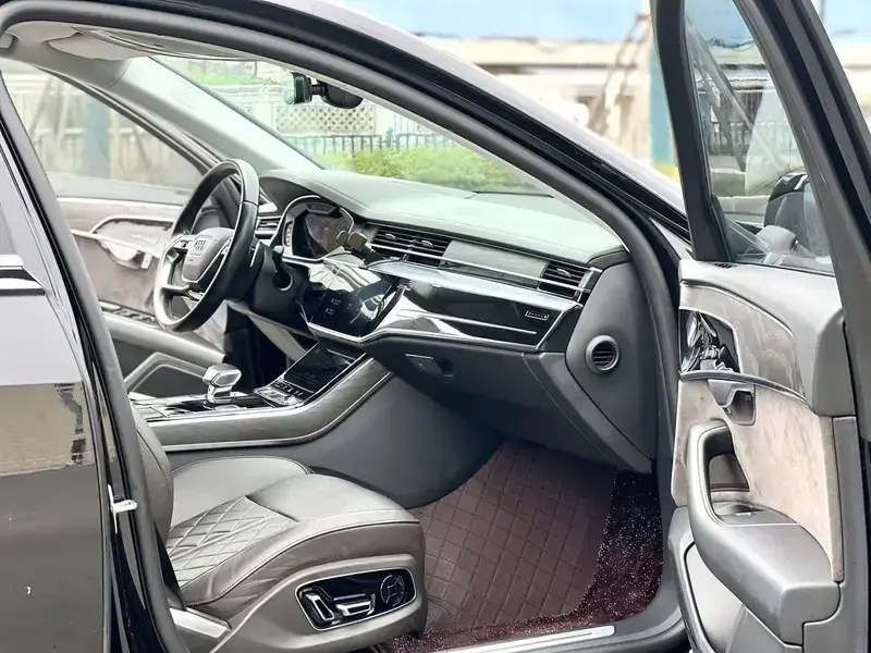 2022 Audi A8 с пробегом 95 000 км