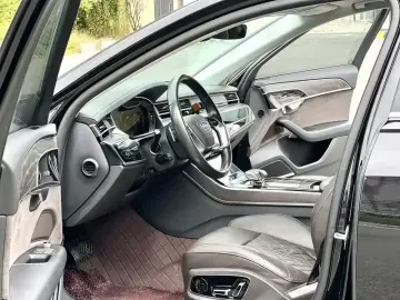 2022 Audi A8 с пробегом 95 000 км